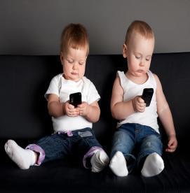 مدت زمان استفاده از موبایل و تبلت برای کودکان